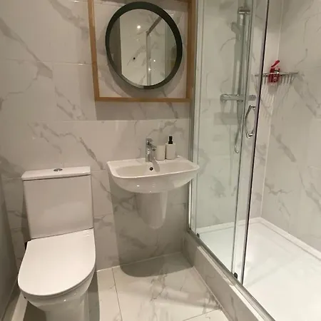 Stunning One B/r - Centre *